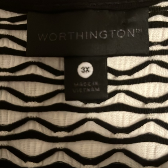 Worthington shirt. Love the style and pattern size 3x - Picture 6 of 8